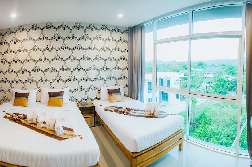 اتاق استاندارد سه نفره, Km Hotel Chiang Mai