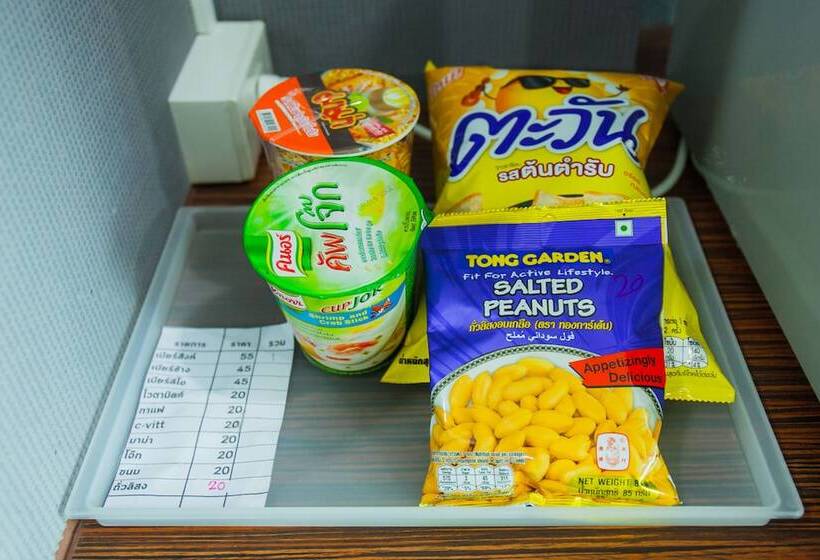 اتاق استاندارد سه نفره, Km Hotel Chiang Mai