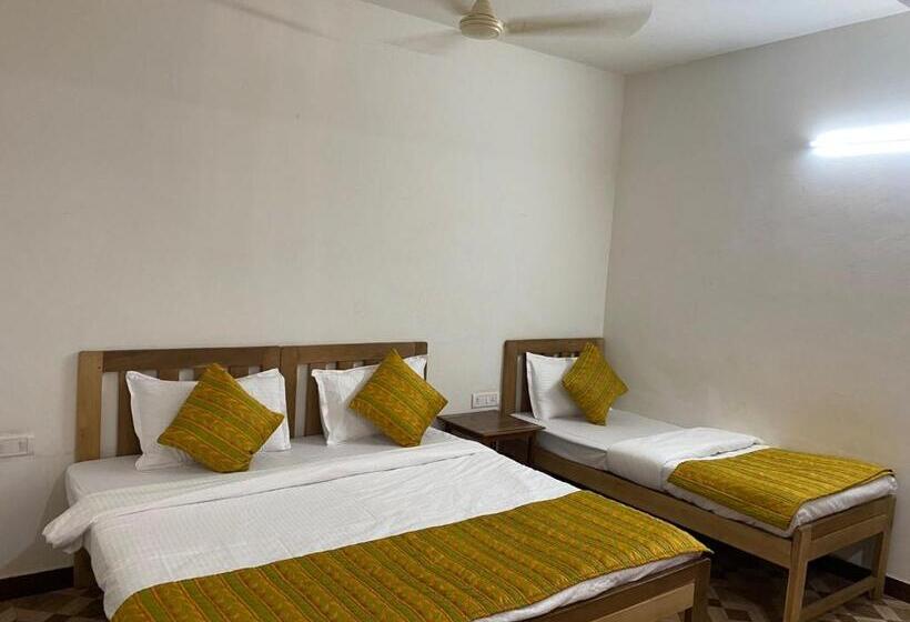 Quarto Triplo Superior, Calangute Beach Palms