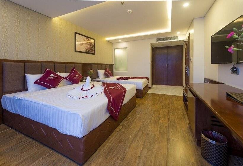 اتاق سوپریور سه تخته, Crystal