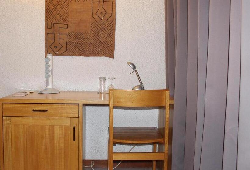 اتاق لوکس, Le Garni