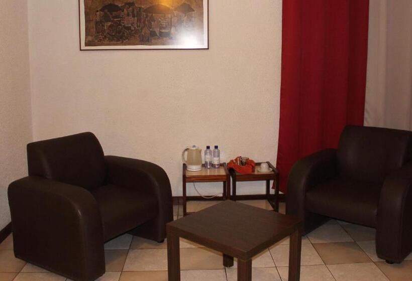 استودیوی استاندارد, Le Garni