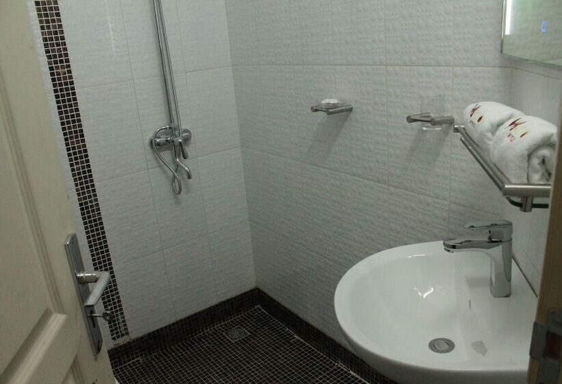 اتاق استاندارد, Wakola Hotel Cheikh Anta Diop