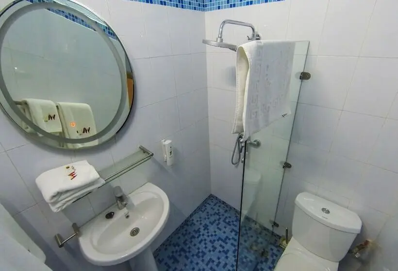 اتاق لوکس, Wakola Hotel Cheikh Anta Diop