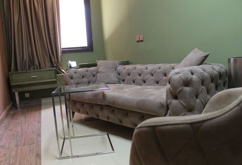 اتاق لوکس, Wakola Hotel Cheikh Anta Diop