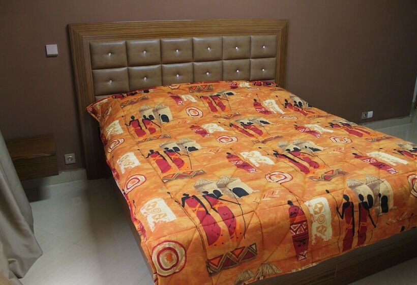 اتاق لوکس, Wakola Hotel Cheikh Anta Diop