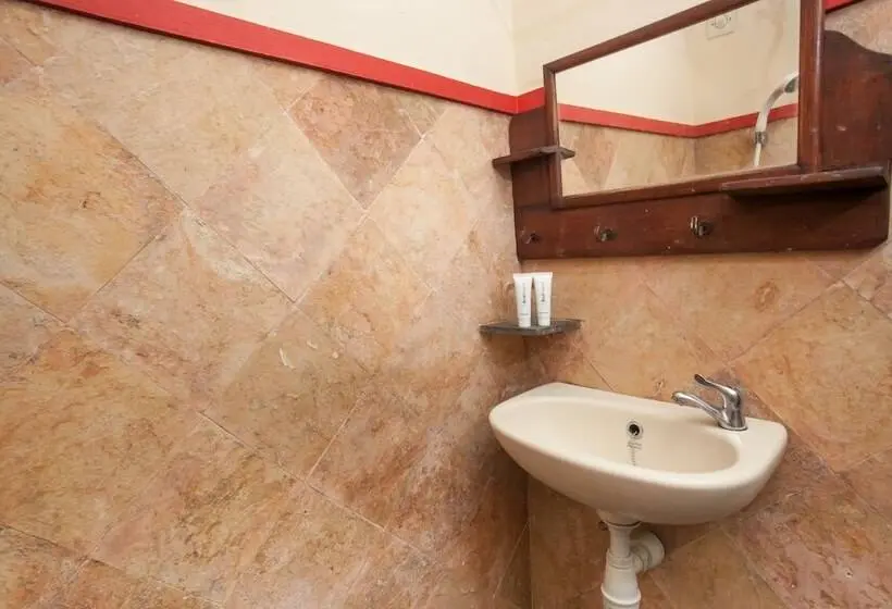 スタンダードルーム, Reddoorz Near Stasiun Kota Baru Malang