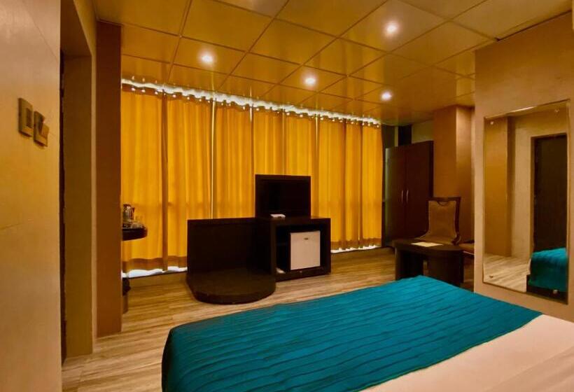 חדר דלוקס נוף לעיר, Ace Prime