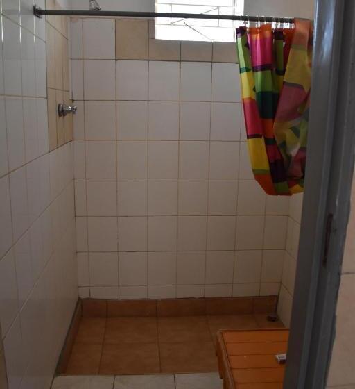 اتاق استاندارد با سرویس بهداشتی مشترک, Tabonina Bis