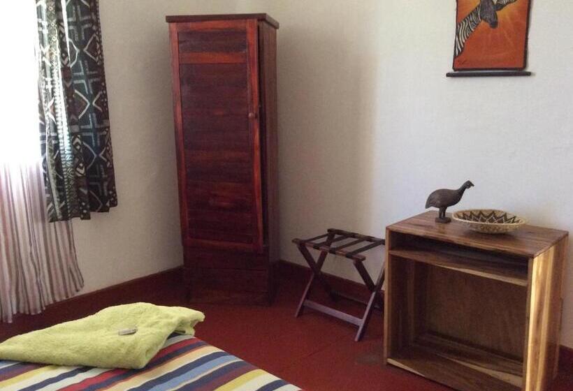 اتاق استاندارد با سرویس بهداشتی مشترک, Tabonina Bis