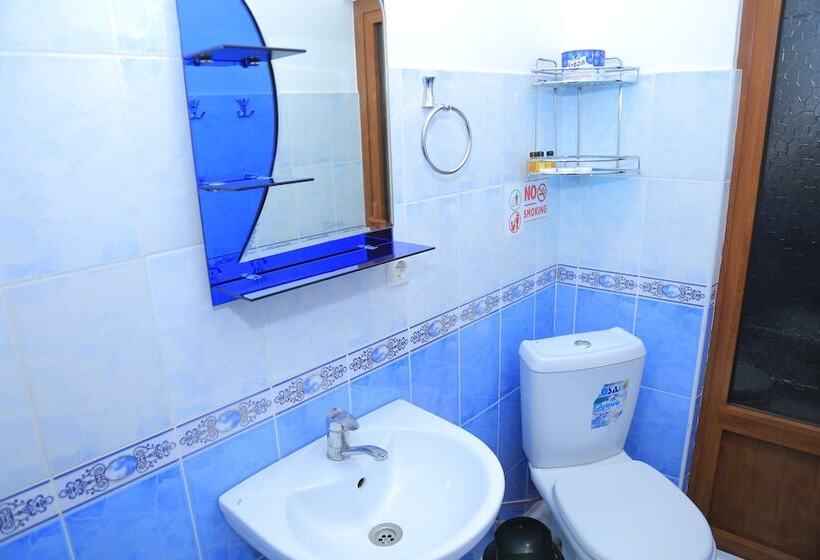 标准三人间, Samarkand Travel