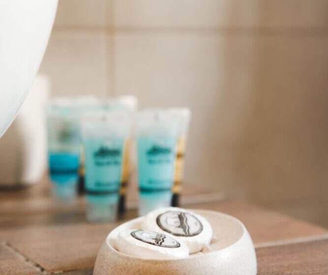 ２ベッドルームアパートメント, Sisiotisa