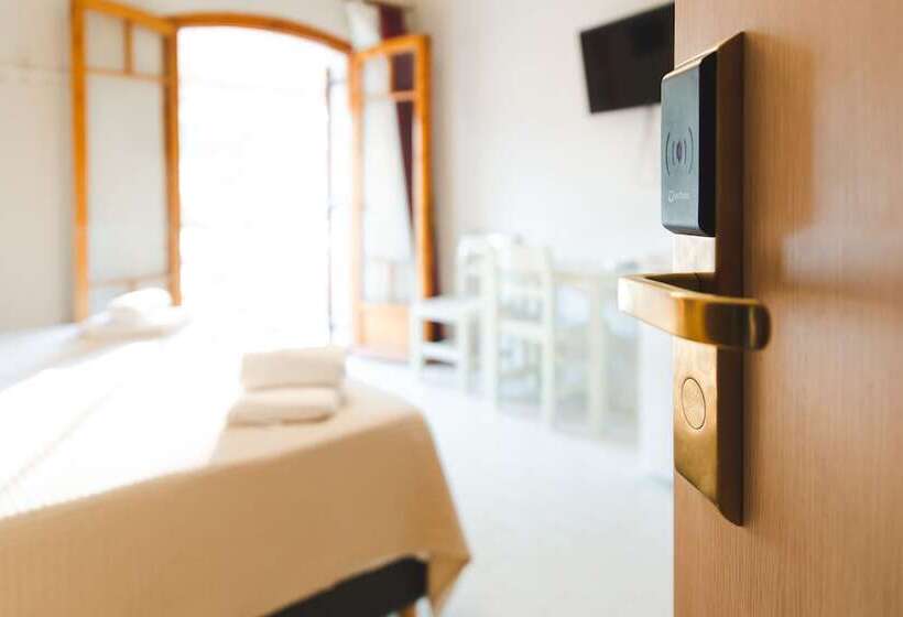 ２ベッドルームアパートメント, Sisiotisa