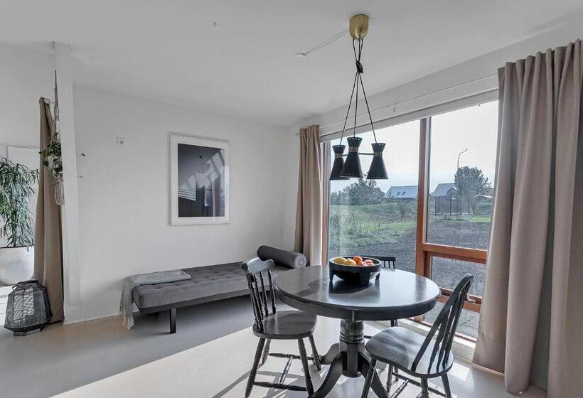 آپارتمان لوکس 1 خوابه, Eyvindarholt Guesthouse