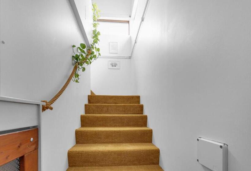 آپارتمان 1 خوابه با چشم‌انداز دریا, Eyvindarholt Guesthouse