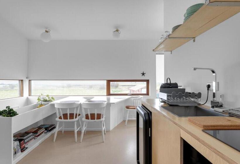 آپارتمان 1 خوابه با چشم‌انداز دریا, Eyvindarholt Guesthouse