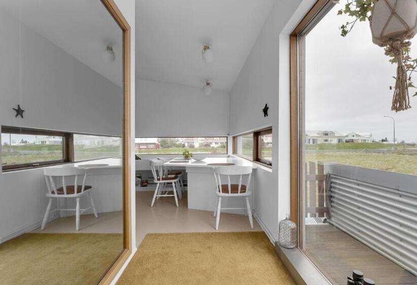 آپارتمان 1 خوابه با چشم‌انداز دریا, Eyvindarholt Guesthouse