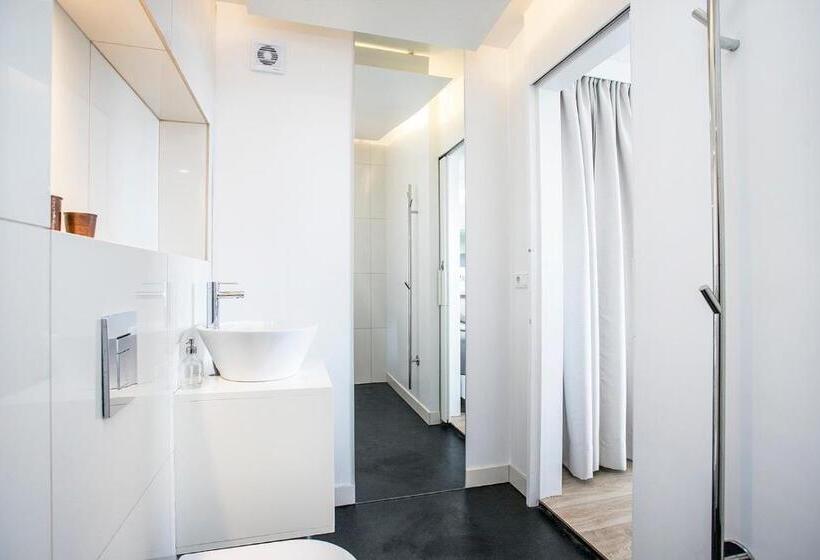 استودیوی استاندارد با چشم‌انداز دریا, Eyvindarholt Guesthouse