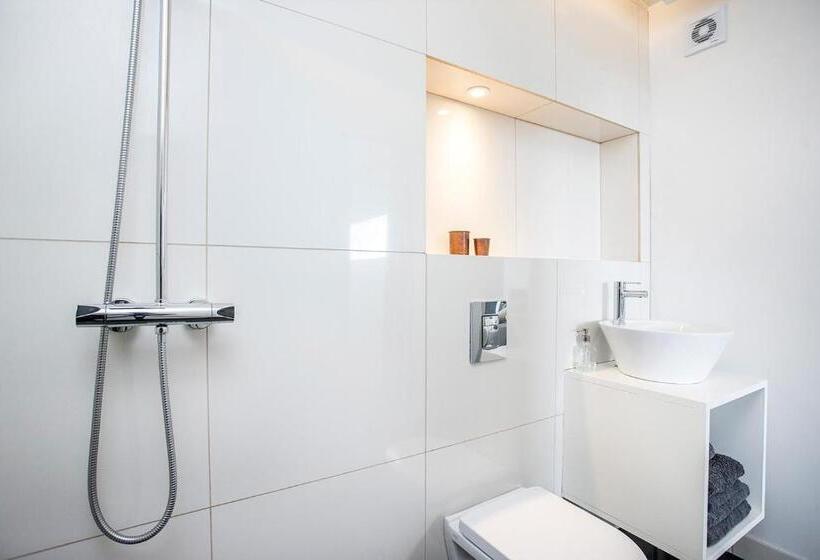 استودیوی استاندارد با چشم‌انداز دریا, Eyvindarholt Guesthouse