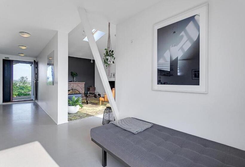 آپارتمان لوکس 1 خوابه, Eyvindarholt Guesthouse