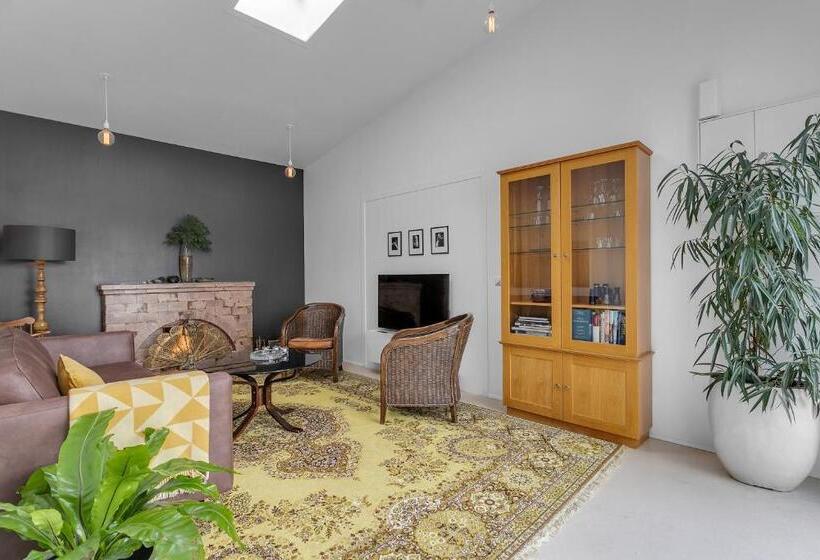 آپارتمان لوکس 1 خوابه, Eyvindarholt Guesthouse