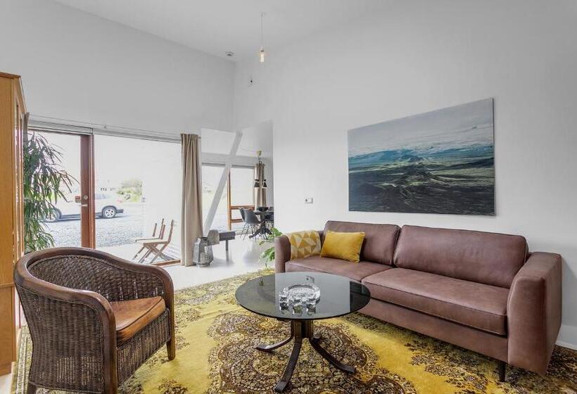 آپارتمان لوکس 1 خوابه, Eyvindarholt Guesthouse