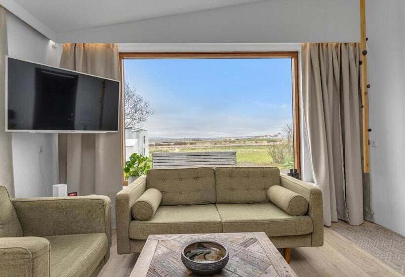 استودیوی استاندارد با چشم‌انداز دریا, Eyvindarholt Guesthouse