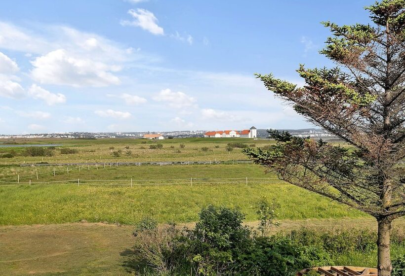 آپارتمان 1 خوابه با چشم‌انداز دریا, Eyvindarholt Guesthouse