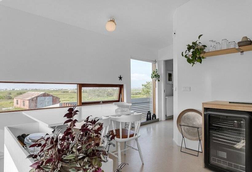 آپارتمان 1 خوابه با چشم‌انداز دریا, Eyvindarholt Guesthouse