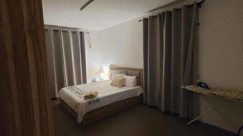 اتاق استاندارد, Crater Serenity Studio