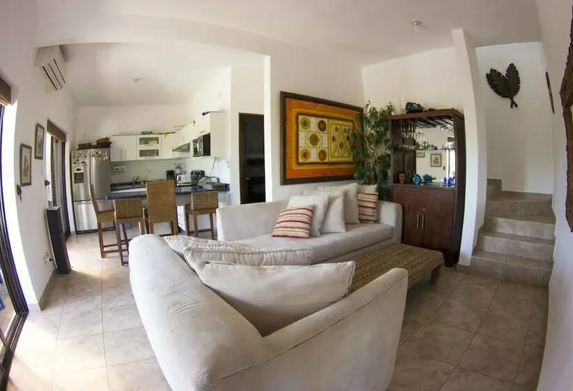 ３ベッドルームのデラックスビラ, Luxury Villas Monterrico
