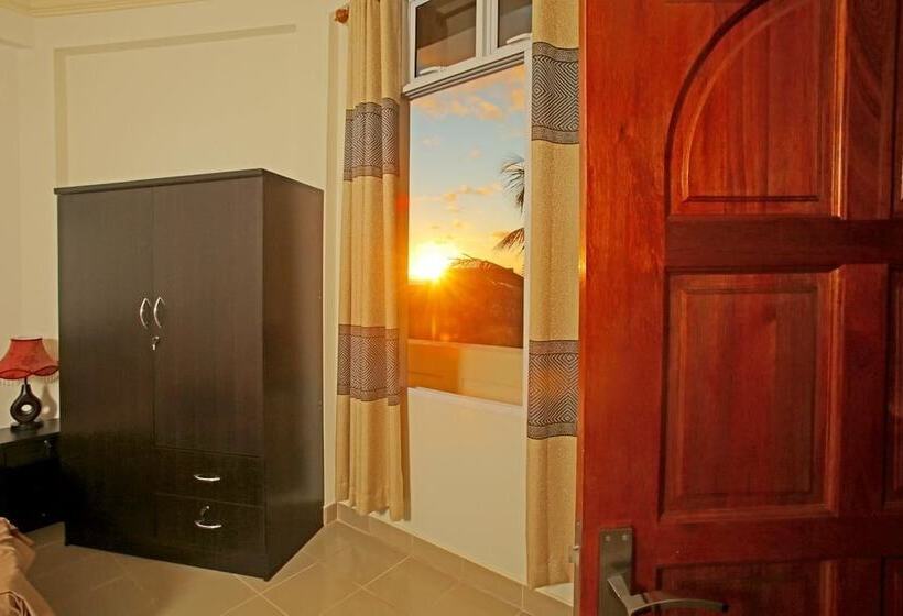 اتاق لوکس, Hanifaru Transit Inn