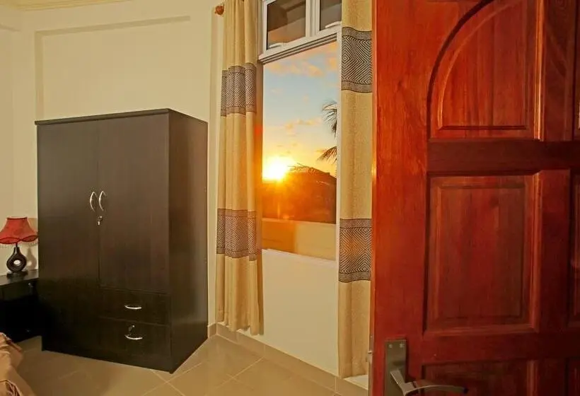 اتاق لوکس, Hanifaru Transit Inn