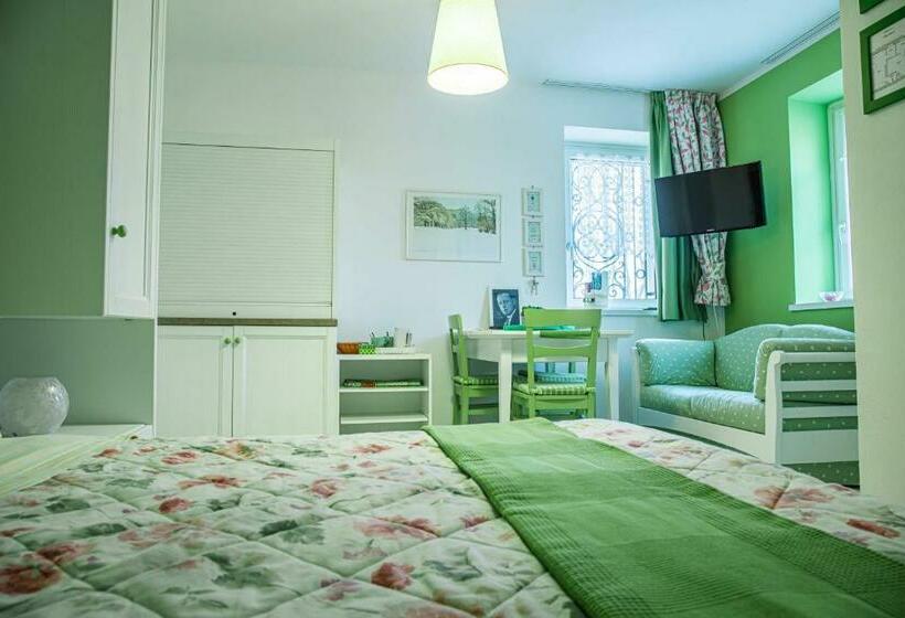 Студия Deluxe, Casa Novecento