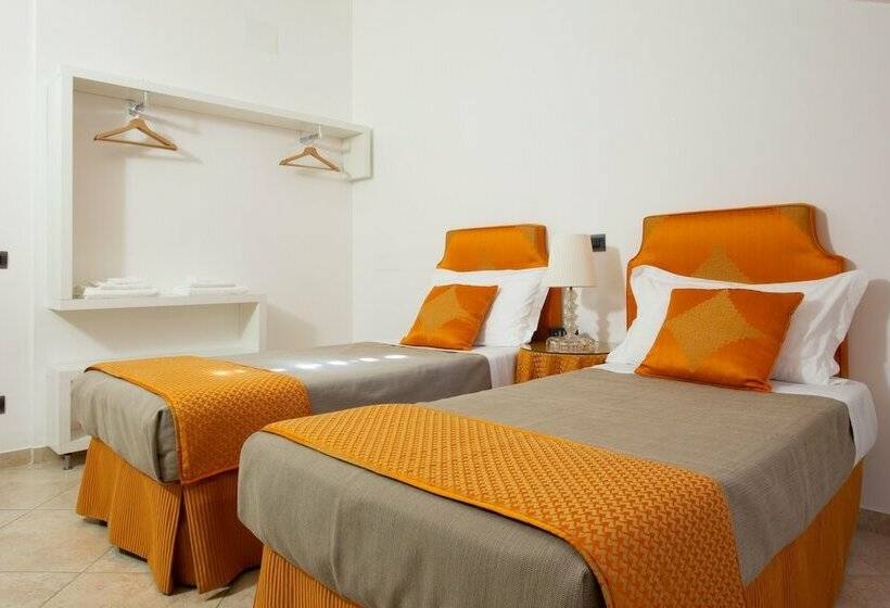 آپارتمان 2 خوابه, L Insolita Reggia