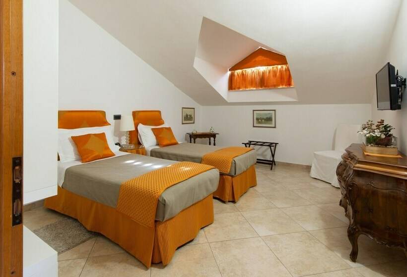 آپارتمان 2 خوابه, L Insolita Reggia