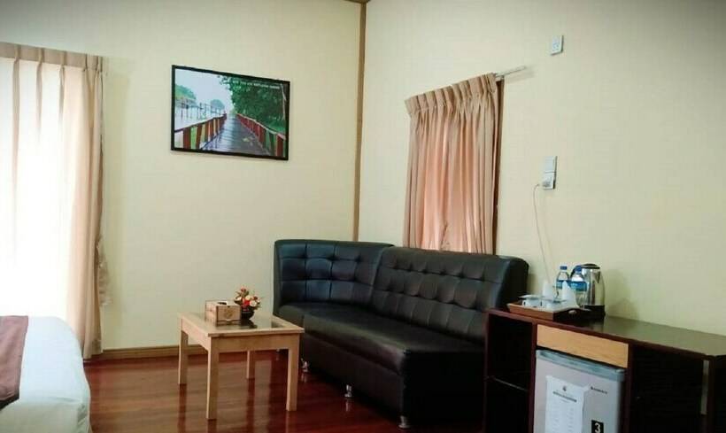 اتاق لوکس با چشم‌انداز دریاچه, Moe Yun Gyi Wetlands Resort