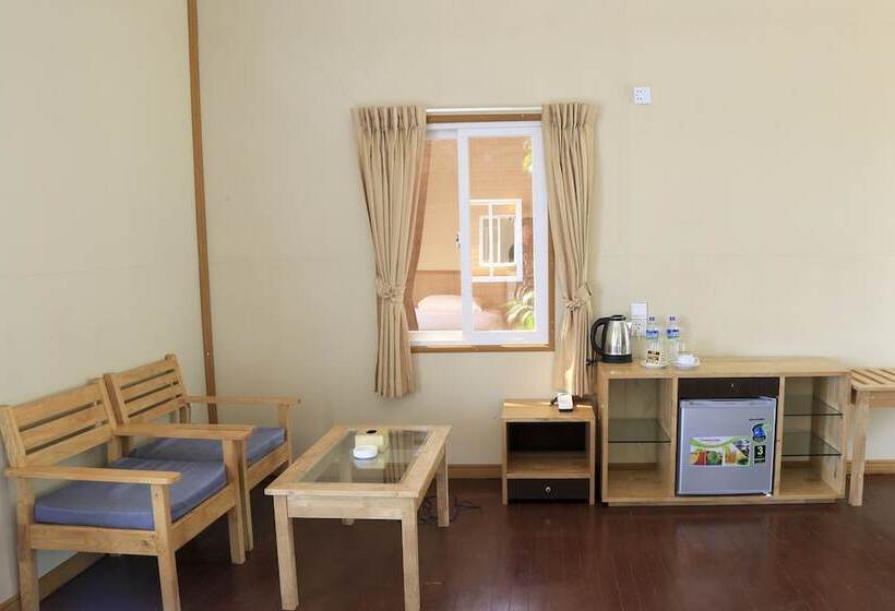 اتاق لوکس با چشم‌انداز دریاچه, Moe Yun Gyi Wetlands Resort