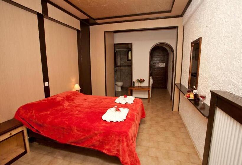 חדר סטודיו סטנדרד, Damnoni Paradise