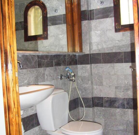 חדר סטודיו סטנדרד, Damnoni Paradise