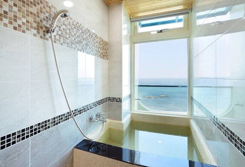 سوییت خانوادگی, Fish Home 15