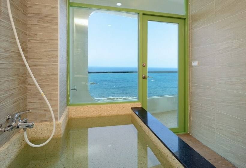 سوئیت کلاسیک, Fish Home 15