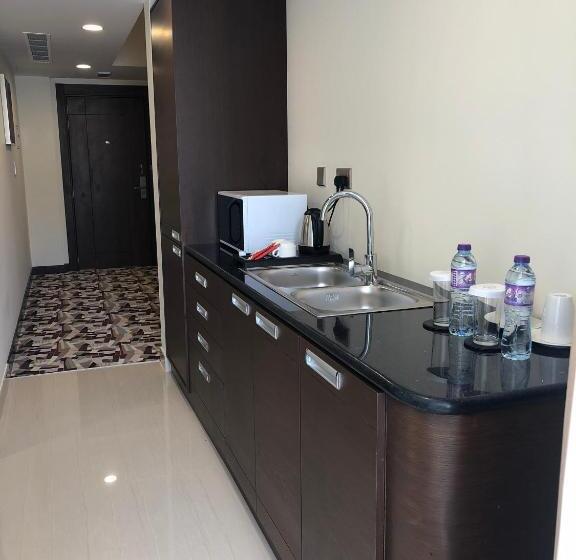 سوییت اجرایی, Al Murooj Grand