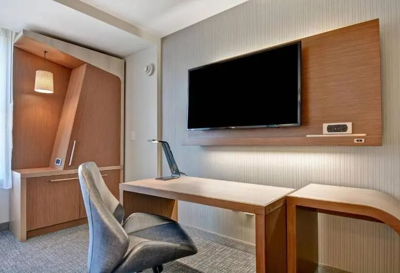 キングサイズベッドのスタンダードルーム, Courtyard By Marriott Jackson Madison