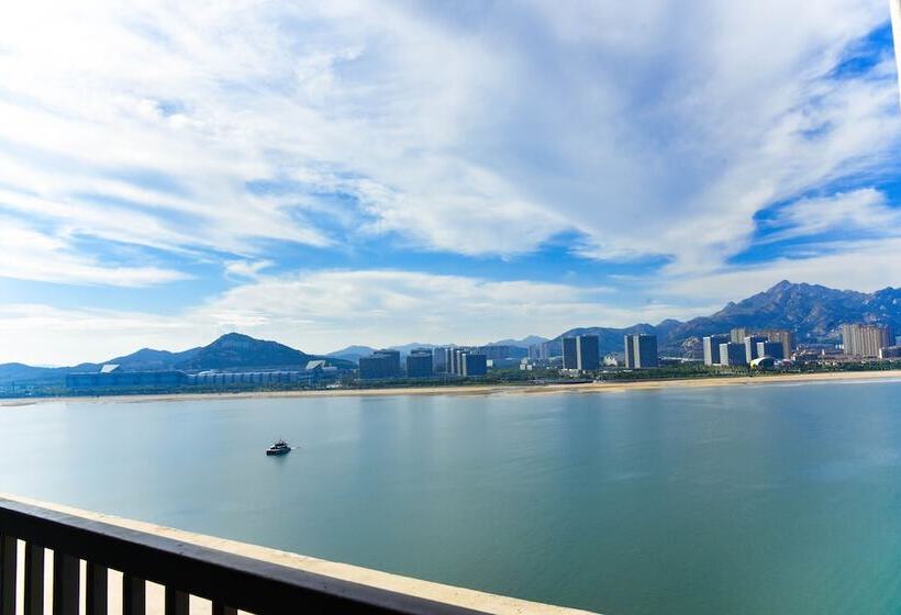 Номер Стандарт Двуспальная Кровать, Doubletree By Hilton Qingdao Oriental Movie Metropolis