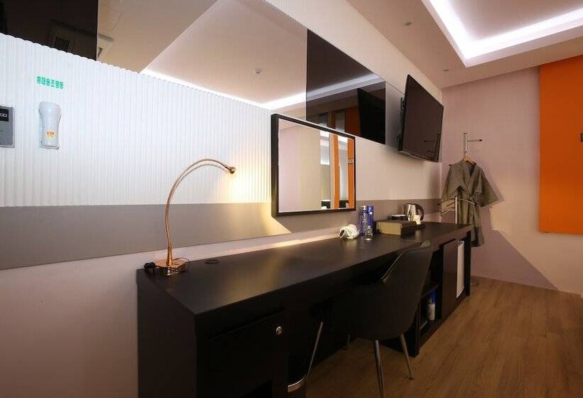 חדר דלוקס, Gimpo Pentastar