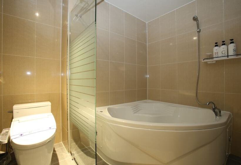 חדר דלוקס, Gimpo Pentastar