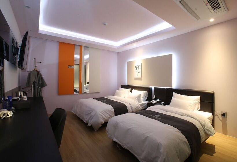 חדר דלוקס, Gimpo Pentastar