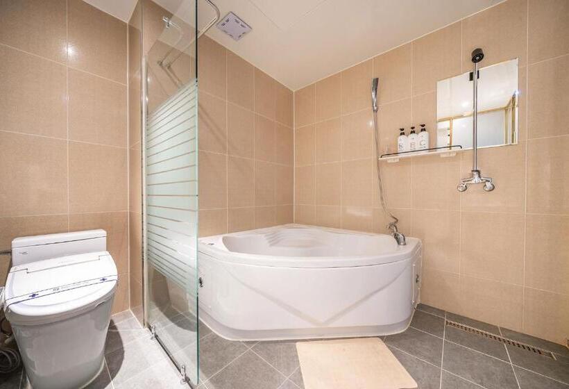 חדר דלוקס, Gimpo Pentastar