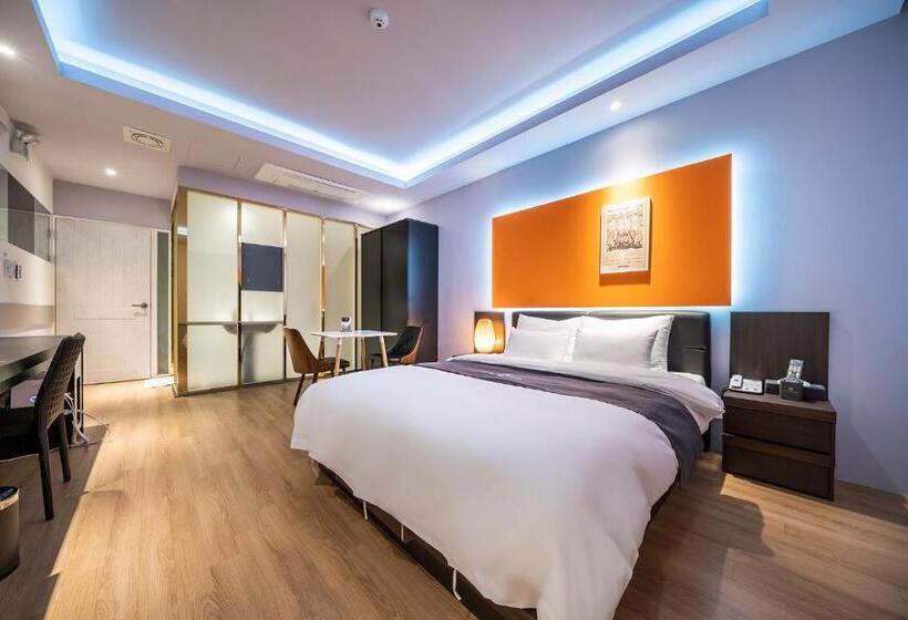 חדר דלוקס, Gimpo Pentastar